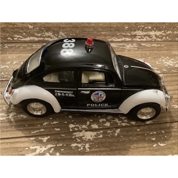 Kinsmart Diecast Metal Volkswagon Classic Beetle 1967, Scale 1/32, Police Car - Picture 3 of 5